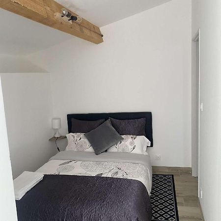 Bel Appartement Au Coeur Du Village De Sartene Extérieur photo